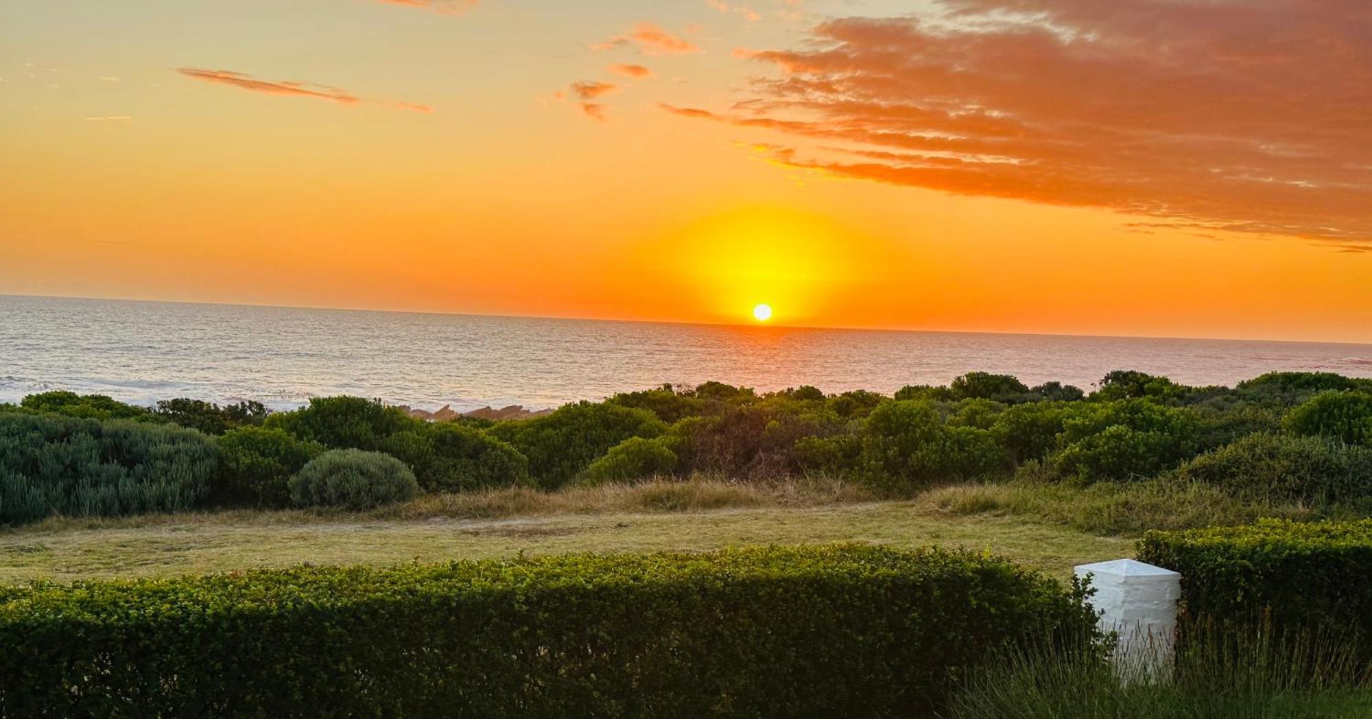 Seapearl Oceanfront Villa And Cottage Hermanus Extérieur photo